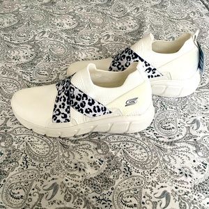 ❌SOLD❌BOBS by Sketchers B Flex Kitty Kickstart Slip On Tennis Shoes for Women